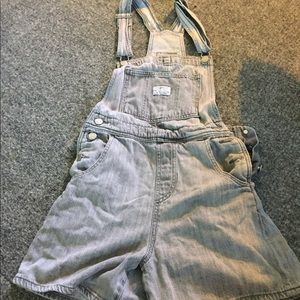 Levi’s grey shortalls